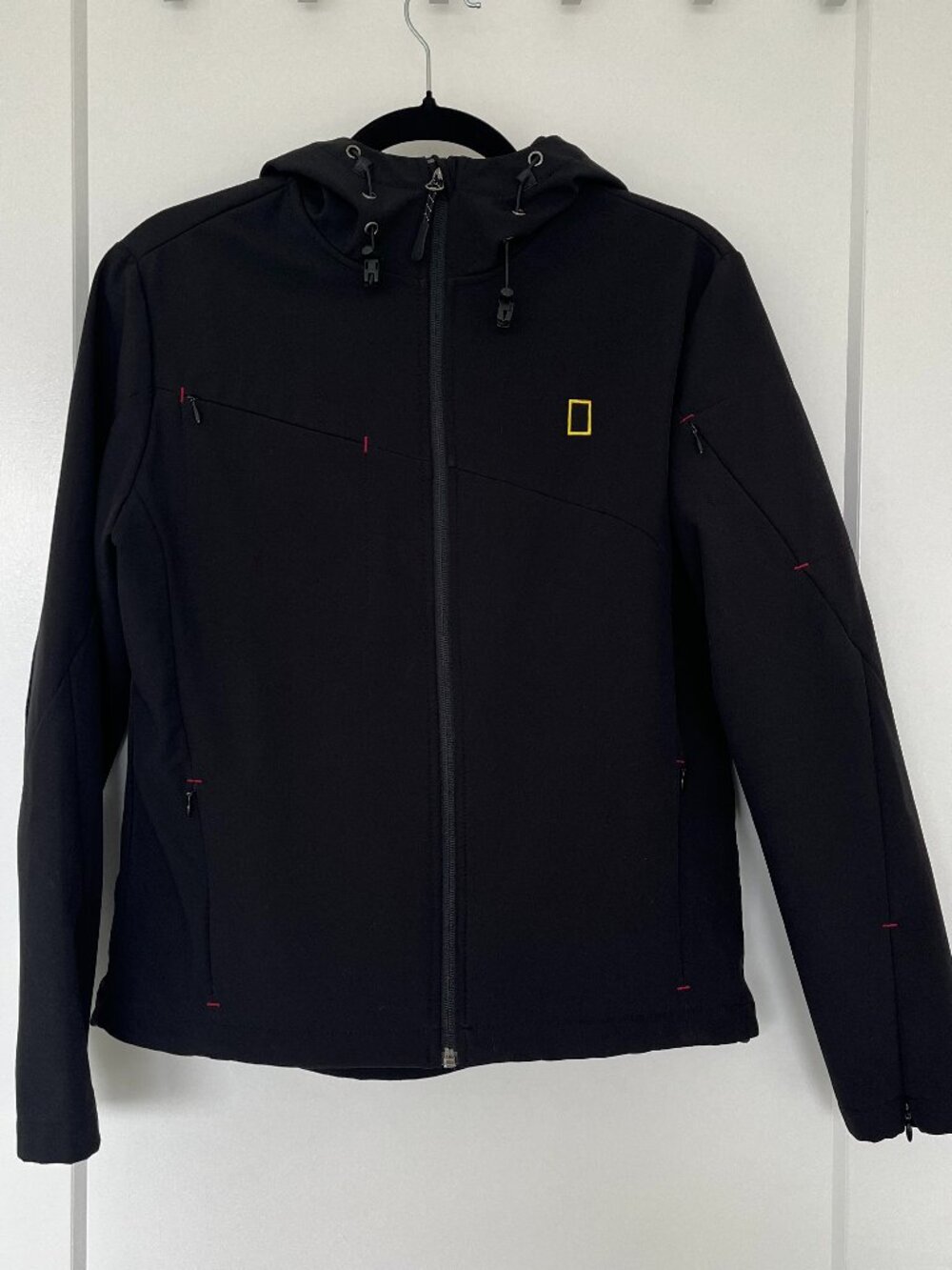 National Geographic Soft shell Jacket Women’s Black Windproof Rainproof (small)